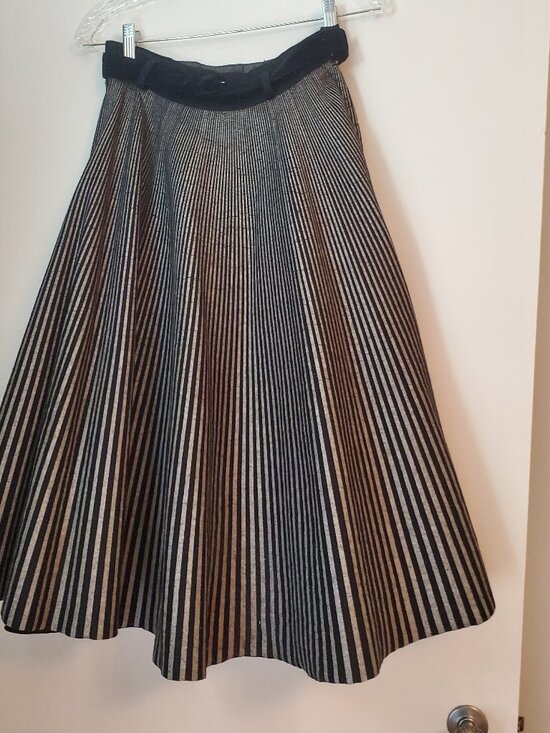 VINTAGE UNKNOWN Dresses & Skirts - TRUE VINTAGE 1950'S STRIPED FELT SKIRT